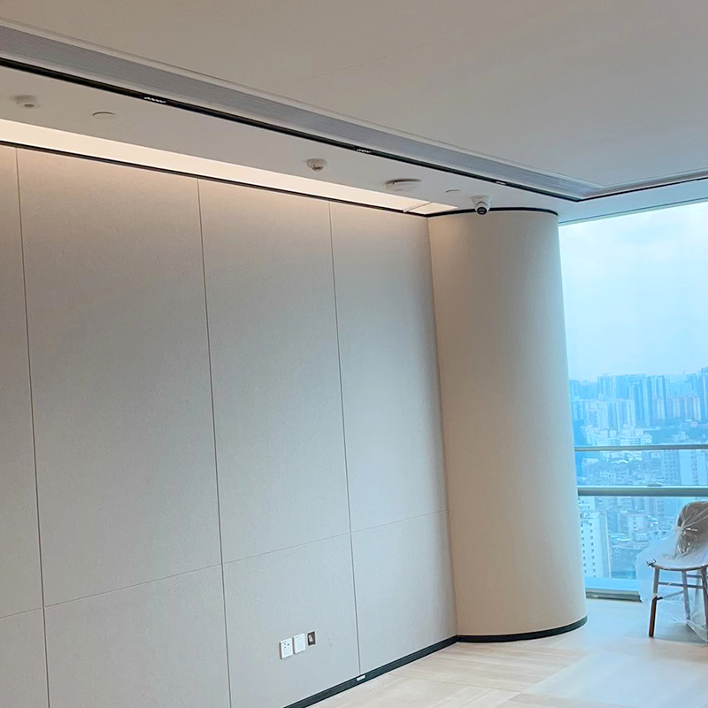 Recyklovaný ekologický materiál Výroba akustických panelov odolných voči ohňu a tlmiacimi stenami zo 100 % polyesterovej plsti z polyesterového vlákna Recyklovaný ekologický materiál Výroba akustických panelov odolných voči ohňu a tlmiacimi stenami zo 100 % polyesterovej plsti z polyesterového vlákna